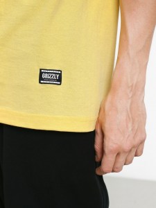 CAMISA-basica-marca-GRIZZLY-OG-BEAR-cor-amarelo-estamapa-basica-estilo-skate-sucata-brazil-maua-moda (1)